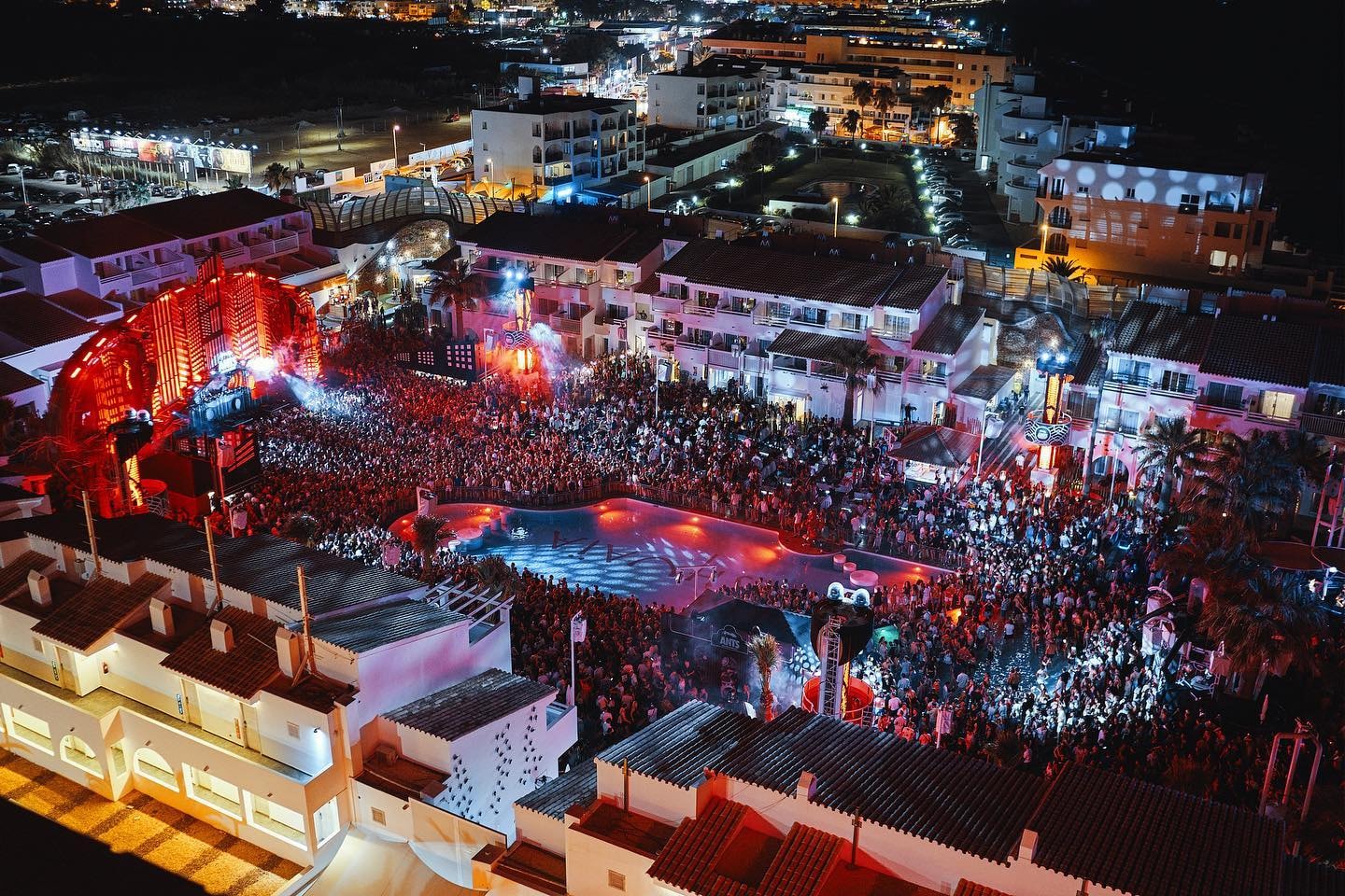 Hï Ibiza et Ushuaïa démarrent la saison par un record d’affluence