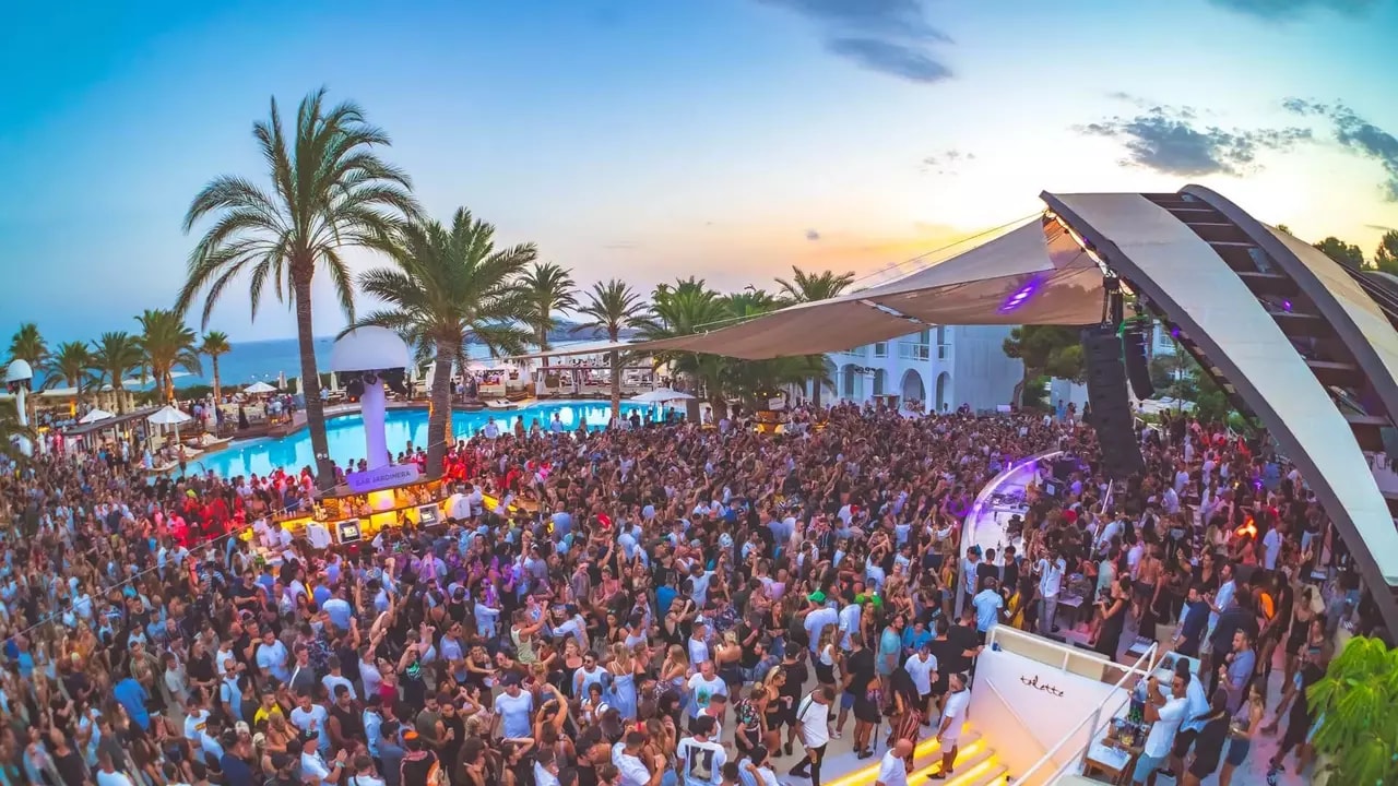 Destino Pacha Ibiza devient Destino Five Ibiza en 2025