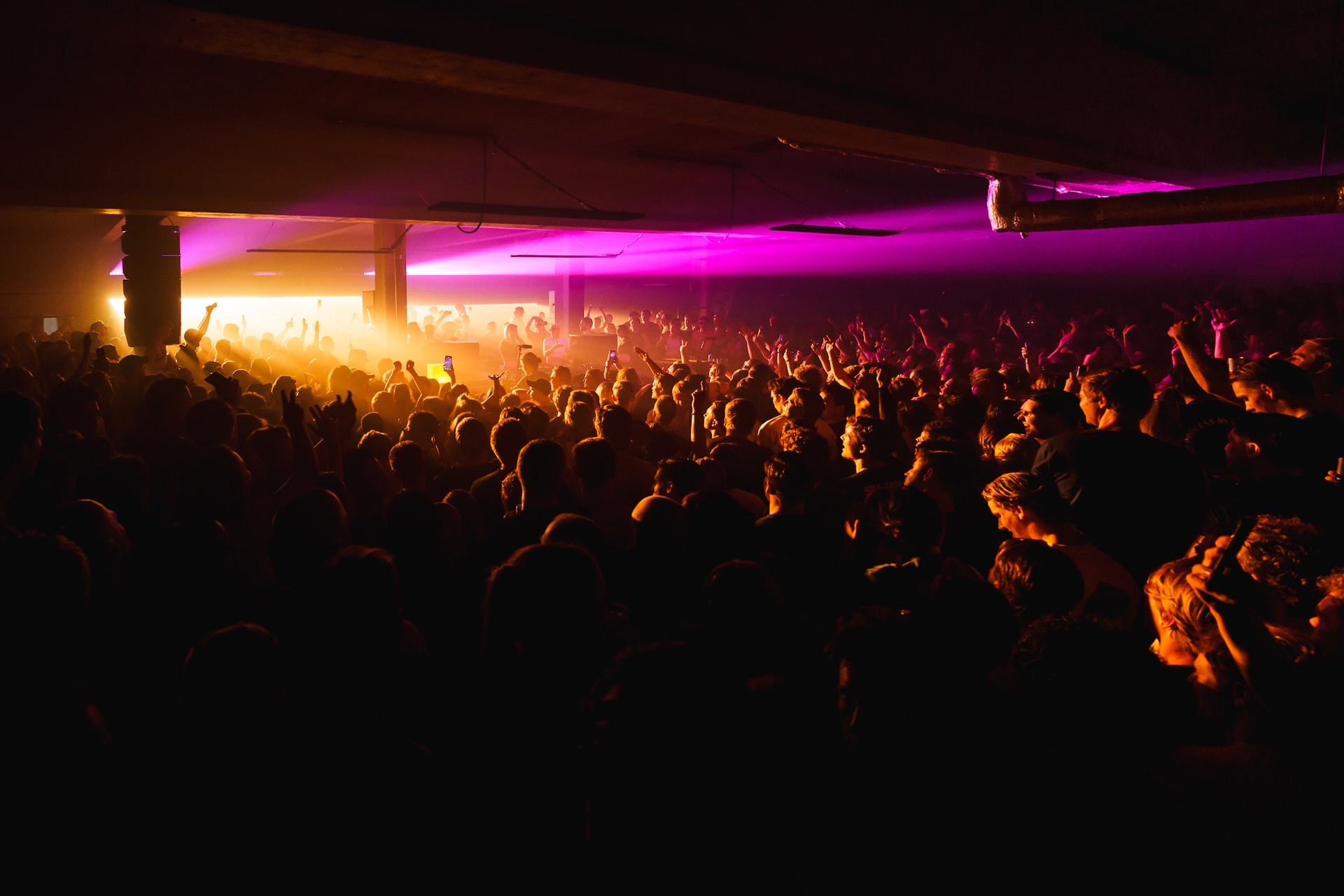 ADE 2024 : L’industrie des clubs et des festivals en difficulté