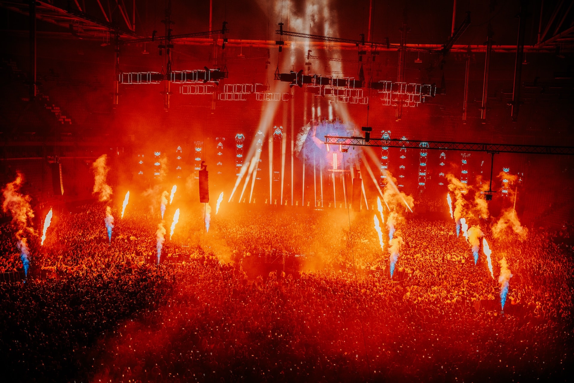 Verknipt Arena 2025 : Scène 360° et Hard Techno !
