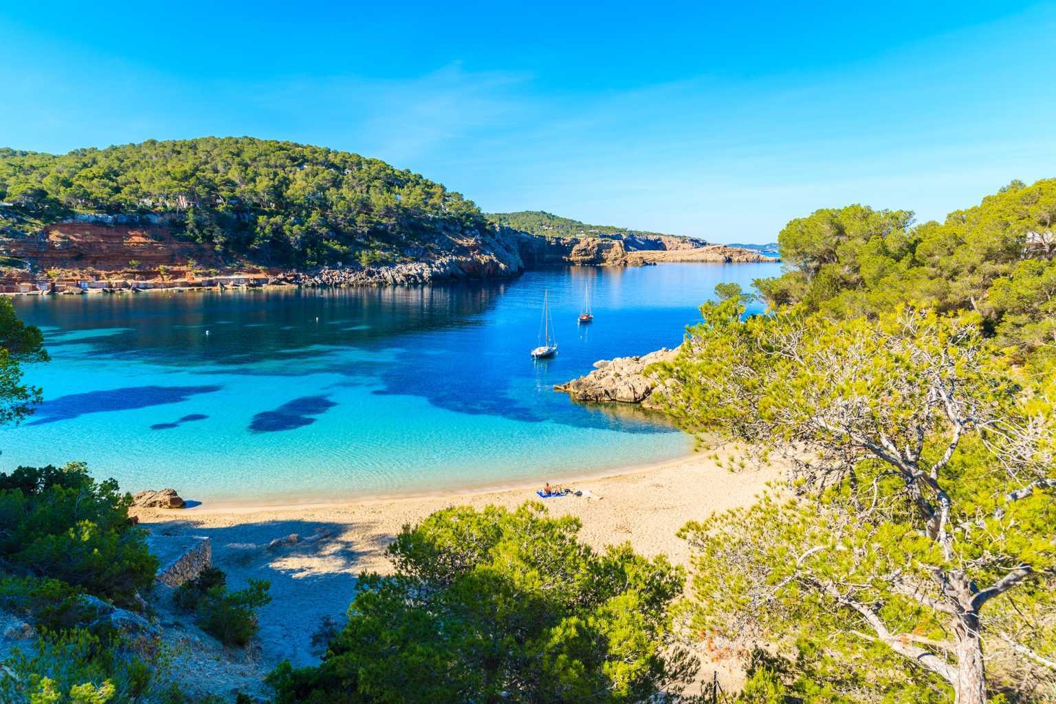 Accord historique entre Ibiza et Airbnb : fin des locations illégales