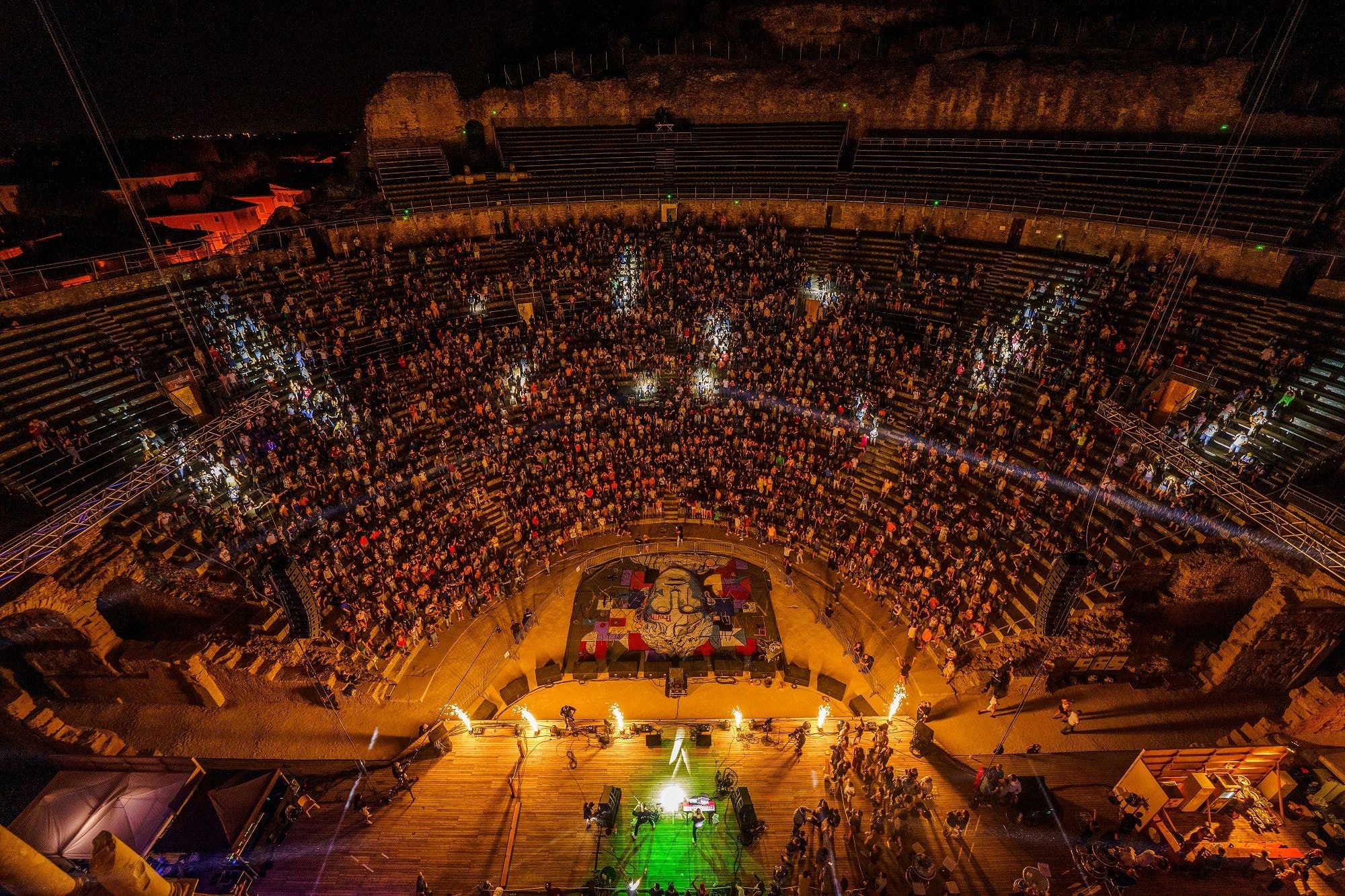 Positiv Electronic Festival 2025 : trois nuits de musique électronique sous les étoiles du Théâtre Antique d’Orange